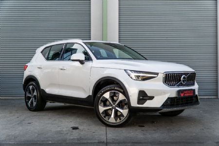 XC40 ULTIMATE BRIGHT B4 AWD MY23