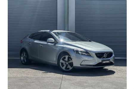 V40 T4 Luxury Silver MY16