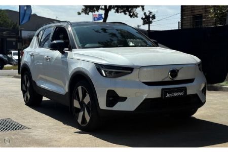 XC40 Twin Electric Motor AWD MY23 in White