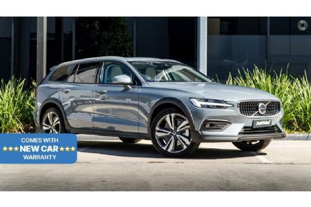 V60 Cross Country B5 AWD MY23 in Thunder Grey